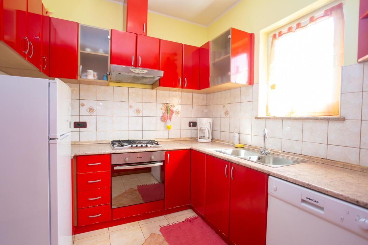 Holiday Home Labud Zminj Экстерьер фото